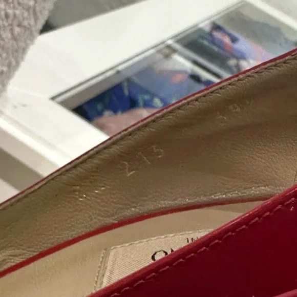 Valentino Garavani Red Stiletto Heels with Bow Detail - Picture 3 of 5